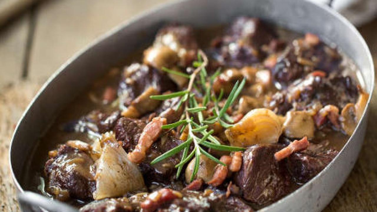 Boeuf Bourguignon Aux Champignons Et Aux Lardons